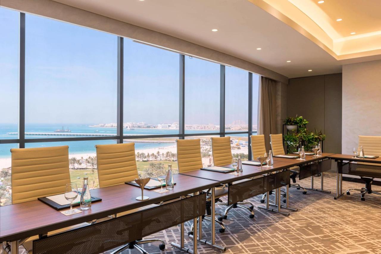 Le Royal Meridien Beach Resort & Spa Dubai Exteriör bild